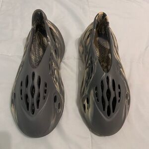 Yeezy MXT Moon Gray Foam RNNR’s